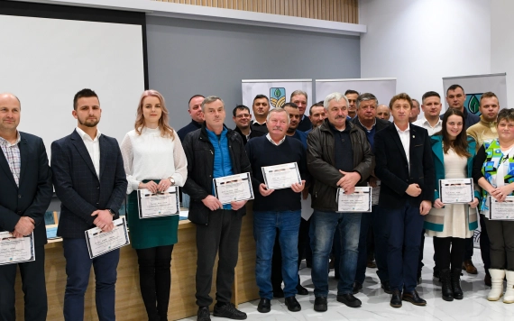 Köszönet a gazdáknak az önzetlen segítségéért