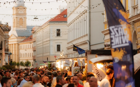 A jazz, a bor és a közösség ünnepe volt Szatmárnémetiben