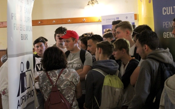 Élénk érdeklődés a szalárdi állásbörzén